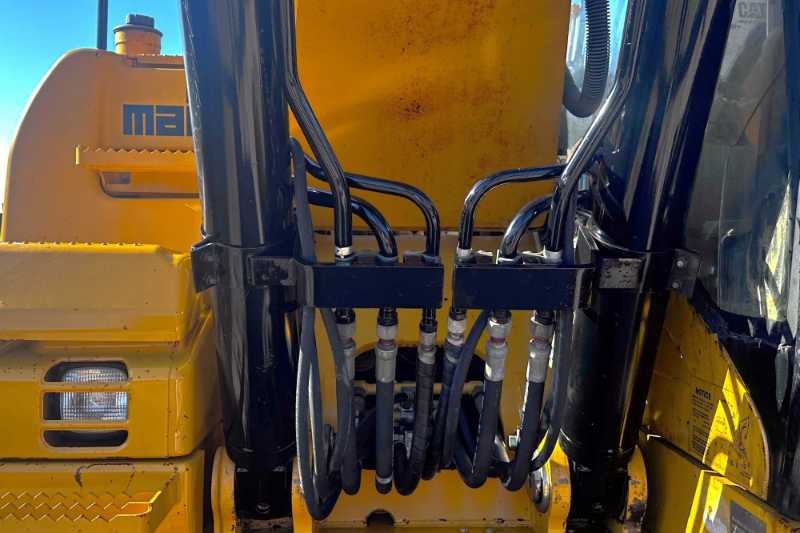 OmecoHub - Immagine CATERPILLAR 323DLN